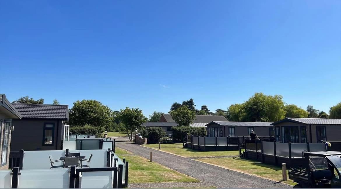 Brackenborough Lakes Resort Louth  ภายนอก รูปภาพ